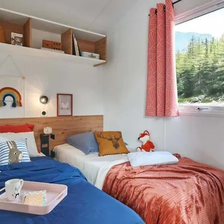 4 Etoiles - Piscine - Ccbbiai Kamp alanı *