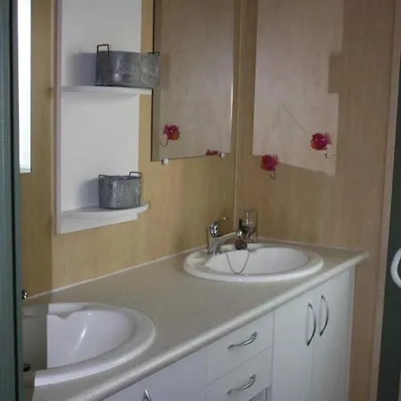 4 Etoiles - Piscine - Ccbbiai Kamp alanı