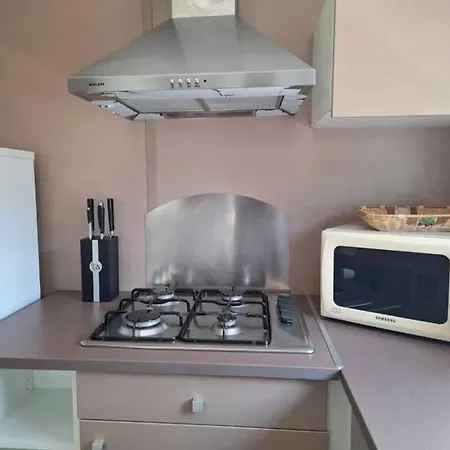 4 Etoiles - Piscine - Ccbbiai Kamp alanı *