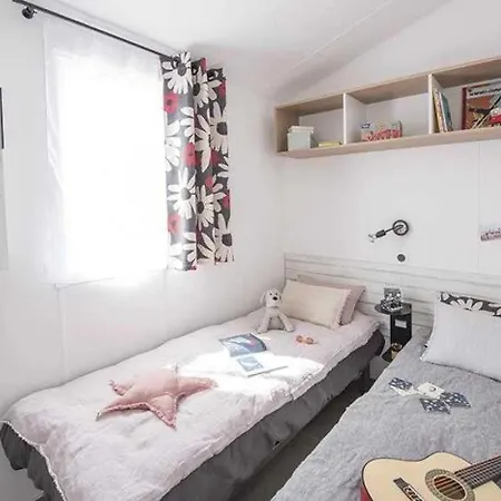 4 Etoiles - Piscine - Ccbbiai Kamp alanı