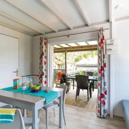 4 Etoiles - Piscine - Ccbbiai Kamp alanı *