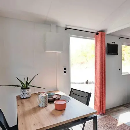 4 Etoiles - Piscine - Ccbbiai Kamp alanı