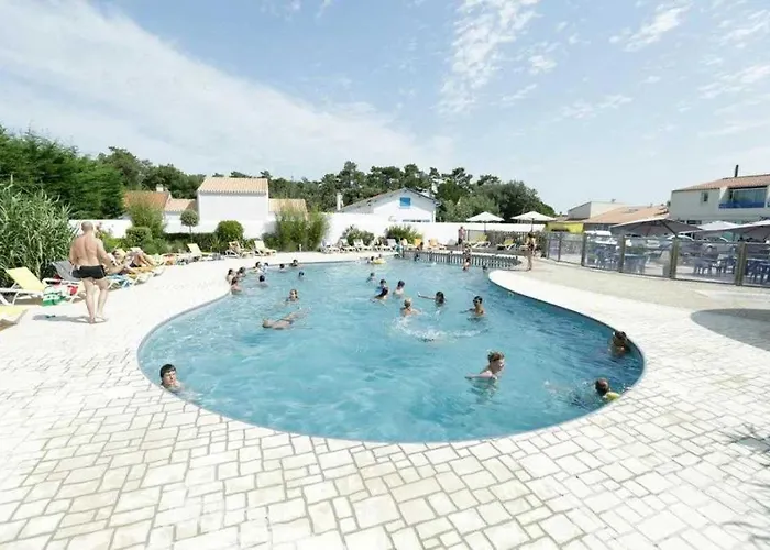 4 Etoiles - Piscine - Ccbbiai * 圣特罗让莱班